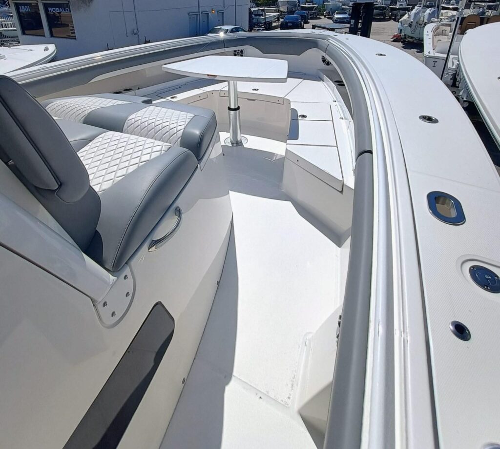 2024 Regulator 37 - Gallery Image