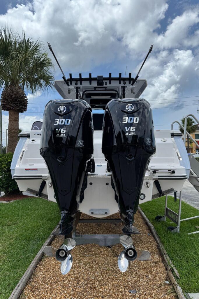 2025 Robalo R300 Center Console - Gallery Image