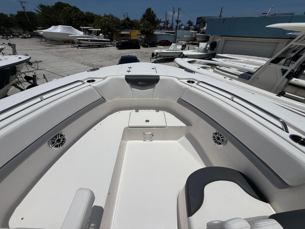 2024 Robalo R317 Dual Console - Gallery Image