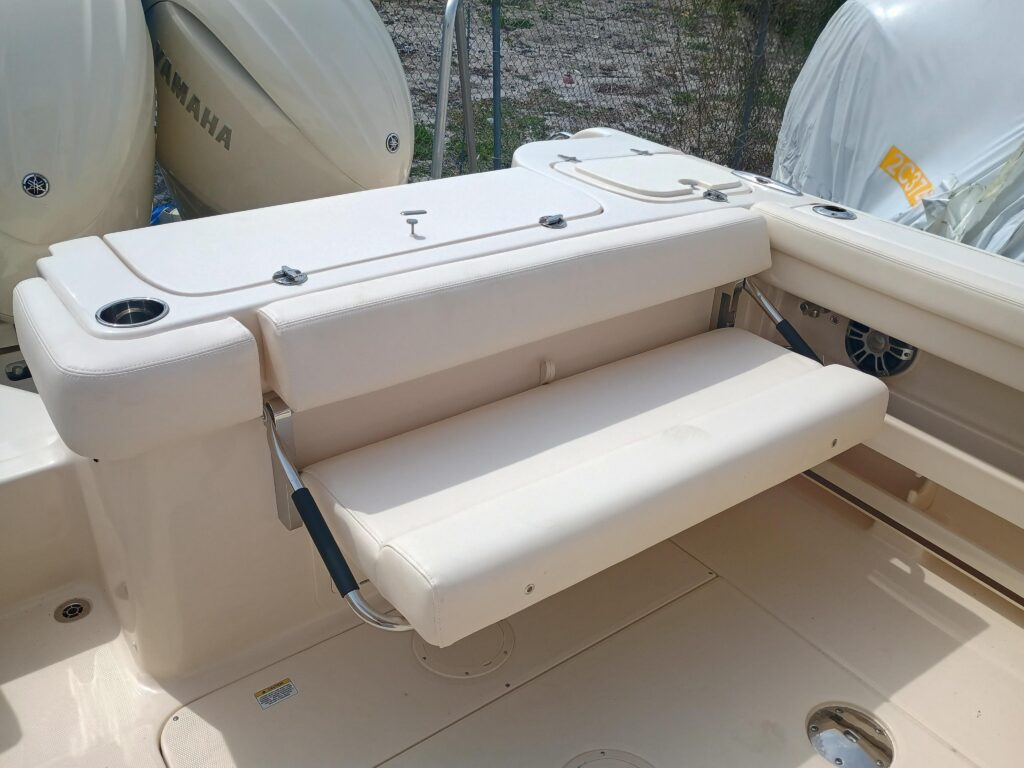 2025 Grady-White Freedom 275 - Gallery Image