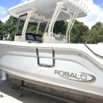 2023 Robalo R302 Center Console - Gallery Image