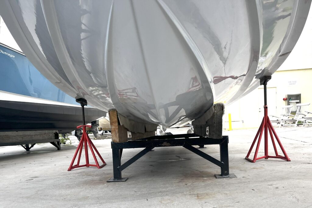 2023 Robalo R302 Center Console - Gallery Image