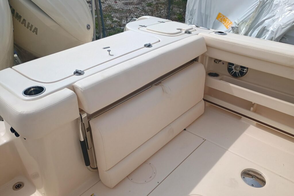 2025 Grady-White Freedom 275 - Gallery Image