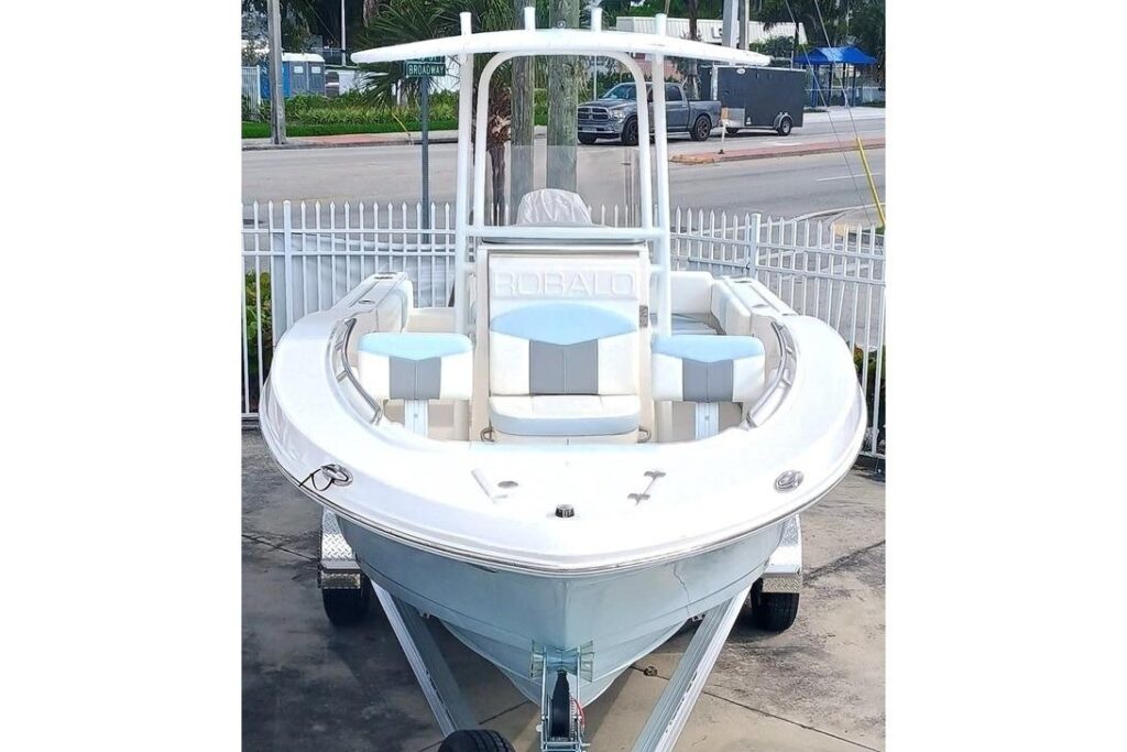 2025 Robalo R202 Explorer - Gallery Image