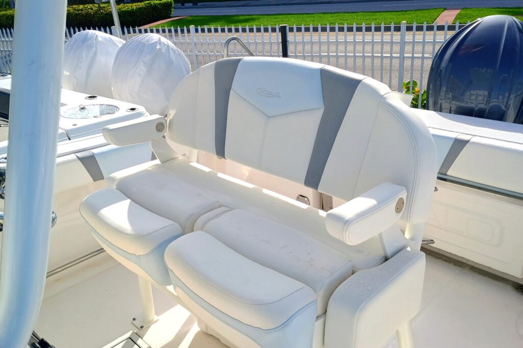 2025 Robalo R230 Center Console - Gallery Image